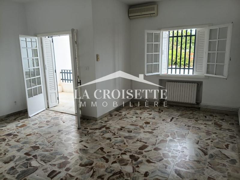 Etage de villa S+2 à La Marsa